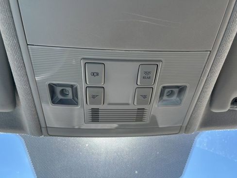 Certified 2022 Volkswagen Tiguan S image 32