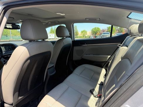 Used 2017 Hyundai Elantra Limited w/ Limited Ultimate Package 05 FWD image 19