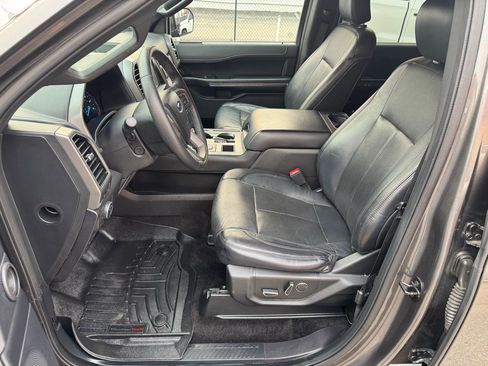 Used 2018 Ford Expedition Max XLT w/ Equipment Group 202A image 13