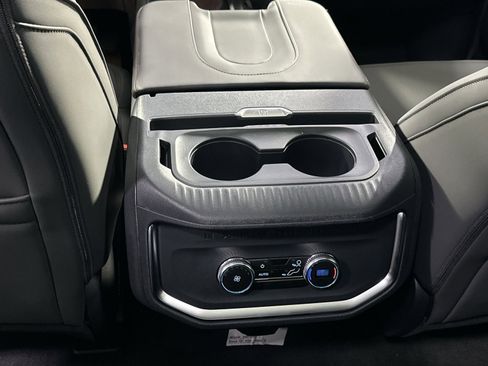 New 2025 Ford Expedition Active image 35