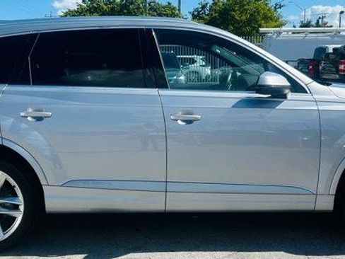 Used 2018 Audi Q7 3.0T Prestige AWD/4WD image 6