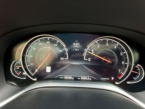 Used 2017 BMW 750i RWD image 10