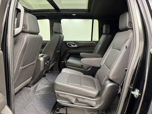 Used 2024 Chevrolet Suburban Z71 w/ Luxury Package image 26