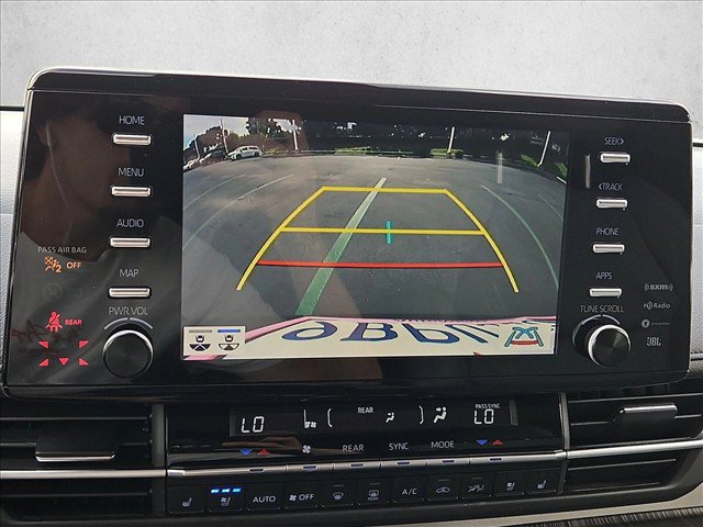 Used 2022 Toyota Sienna Limited FWD image 14