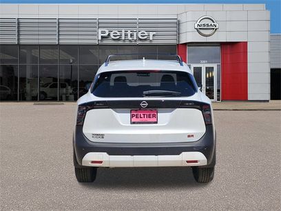 New 2025 Nissan Kicks SR w/ Illumination Package