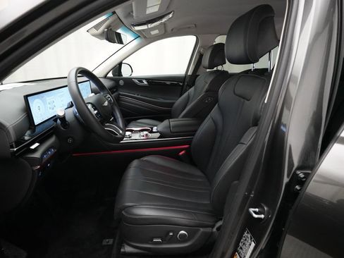 Used 2025 Genesis GV80 2.5T Standard image 7
