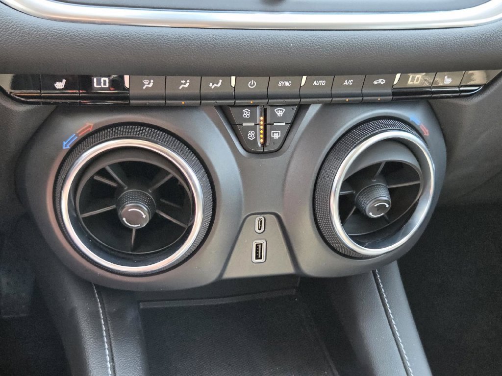 Used 2024 Chevrolet Blazer LT FWD image 22