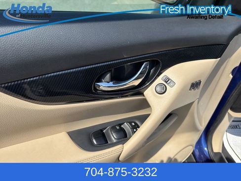 Used 2017 Nissan Rogue SL w/ SL Premium Package image 20