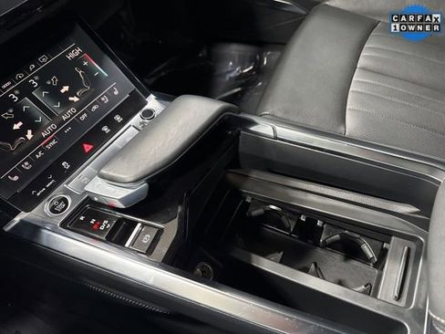 Used 2023 Audi e-tron Premium Plus w/ Premium Plus Package image 21