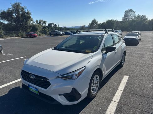 Used 2025 Subaru Impreza 2.0i image 1