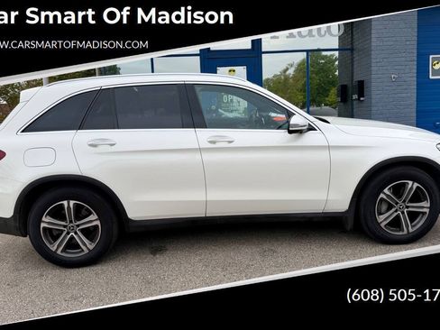 Used 2017 Mercedes-Benz GLC 300 4MATIC image 1