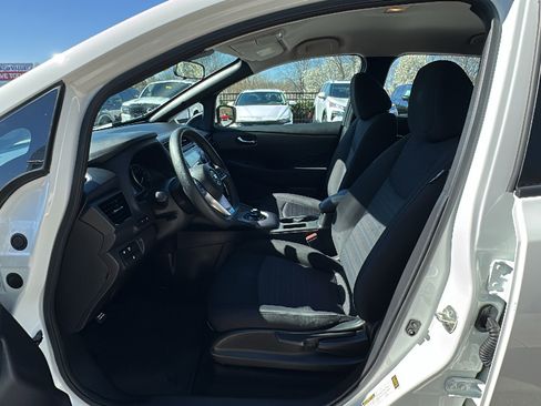 Certified 2022 Nissan Leaf S image 12