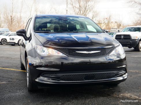 New 2026 Chrysler Voyager LX image 14