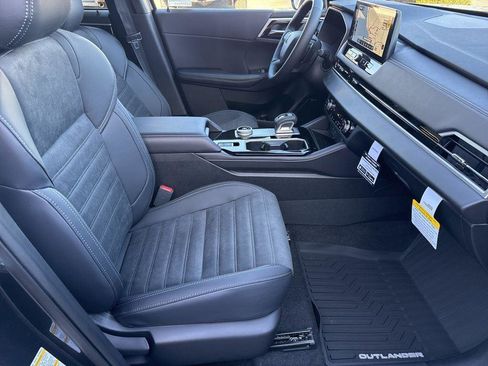 New 2026 Mitsubishi Outlander SE FWD image 24