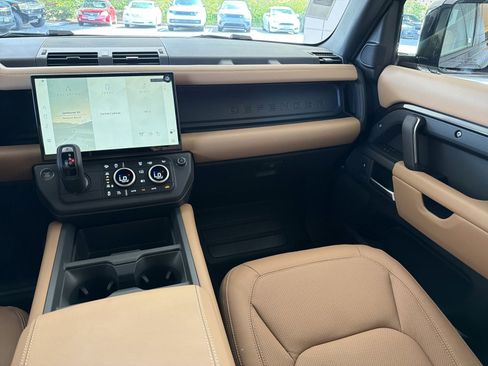 New 2026 Land Rover Defender 110 X-Dynamic SE image 29