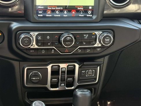 Used 2021 Jeep Wrangler Unlimited Sahara AWD/4WD image 21