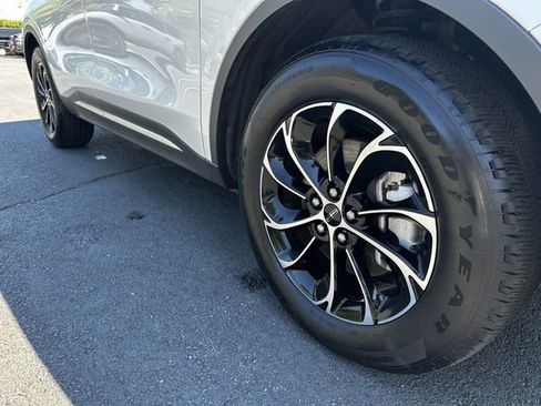 Certified 2024 Lincoln Nautilus Premier AWD/4WD image 11