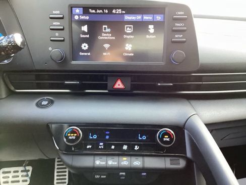 New 2026 Hyundai Elantra Sport FWD image 21
