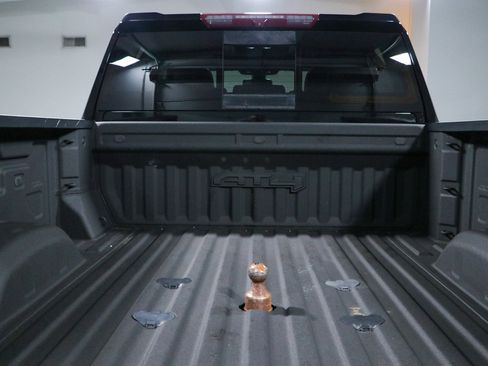 Used 2022 GMC Sierra 2500 AT4 w/ AT4 Preferred Package AWD/4WD image 32
