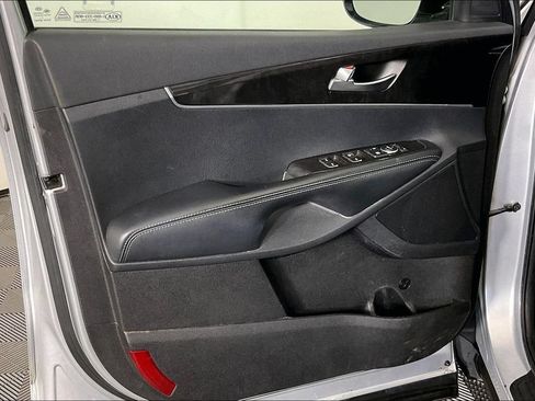 Used 2016 Kia Sorento FWD w/ LX Convenience Package image 17
