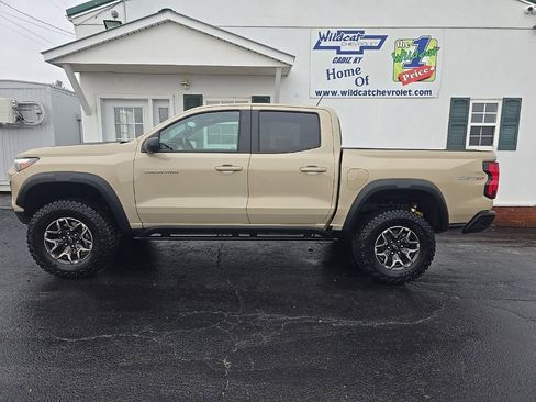 Used 2024 Chevrolet Colorado ZR2 w/ Technology Package image 5