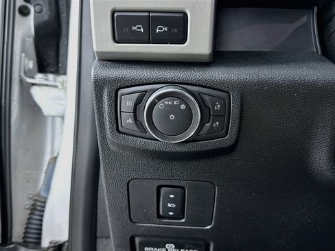 Used 2017 Ford F250 Lariat w/ Chrome Package AWD/4WD image 19
