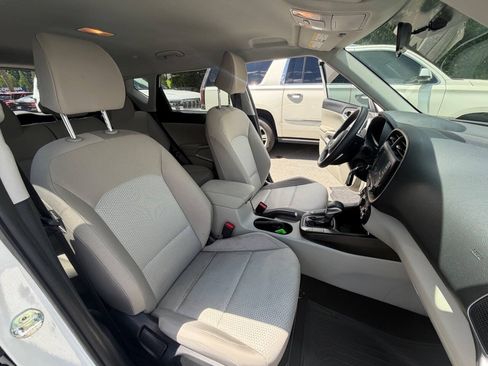 Used 2021 Kia Soul LX FWD image 16