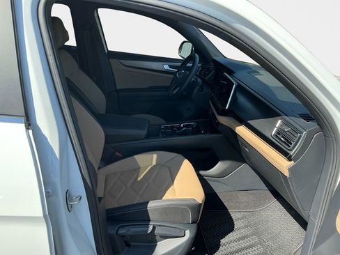 Used 2024 Volkswagen Atlas Cross Sport SE image 16