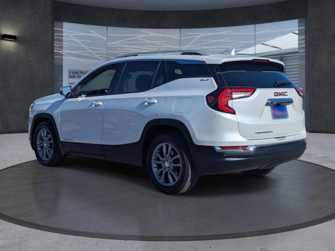 Used 2022 GMC Terrain SLT image 4