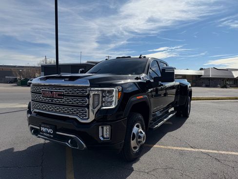 Used 2021 GMC Sierra 3500 Denali w/ Denali Ultimate Package image 4