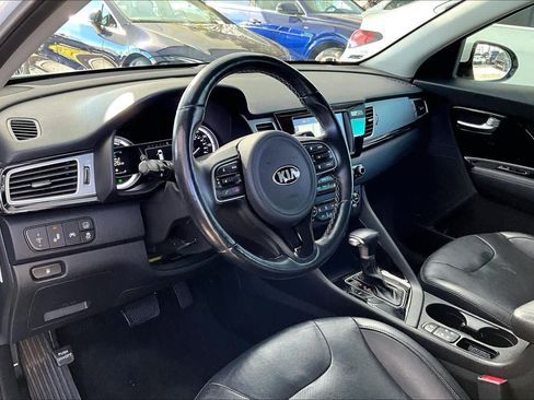 Used 2019 Kia Niro Touring image 17
