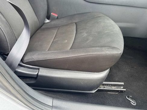 Used 2022 Nissan Sentra SV FWD image 17