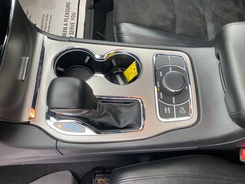 Used 2019 Jeep Grand Cherokee Altitude image 30