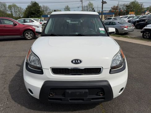 Used 2010 Kia Soul + image 3