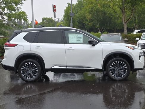 New 2026 Nissan Rogue Platinum w/ Platinum Premium Package image 8