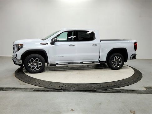 New 2026 GMC Sierra 1500 SLT image 4