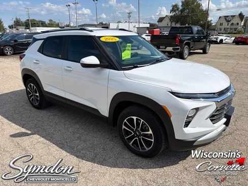 Used 2025 Chevrolet TrailBlazer LT w/ Convenience Package AWD/4WD image 1