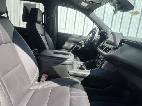 Used 2024 Chevrolet Suburban RST image 21
