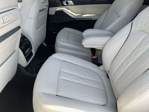 New 2026 BMW X7 M60i image 17