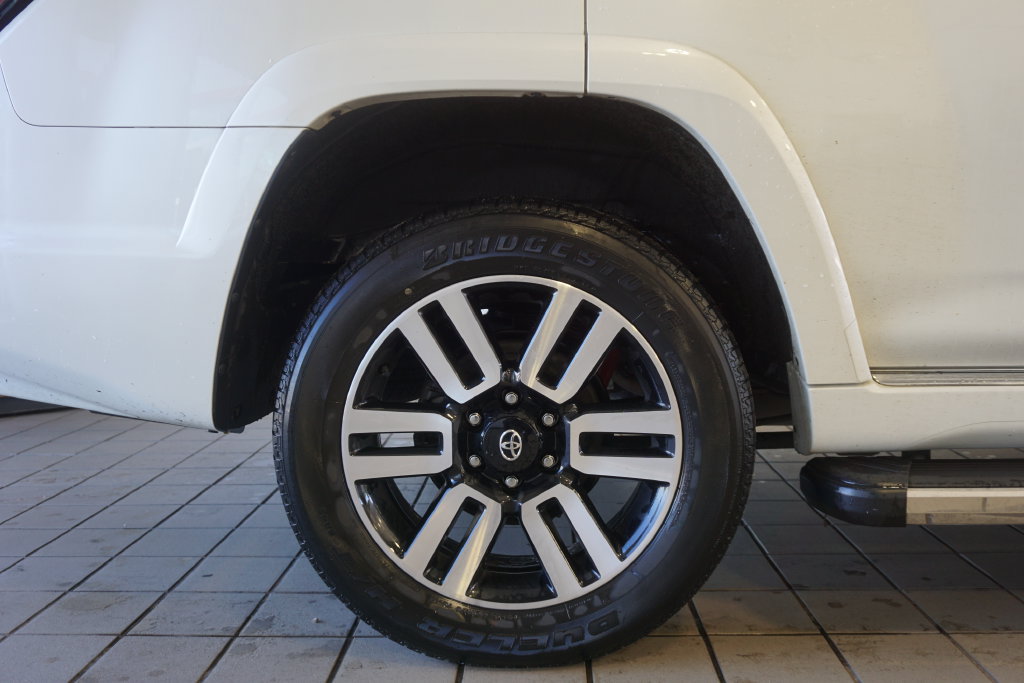 Used 2023 Toyota 4Runner Limited AWD/4WD image 32