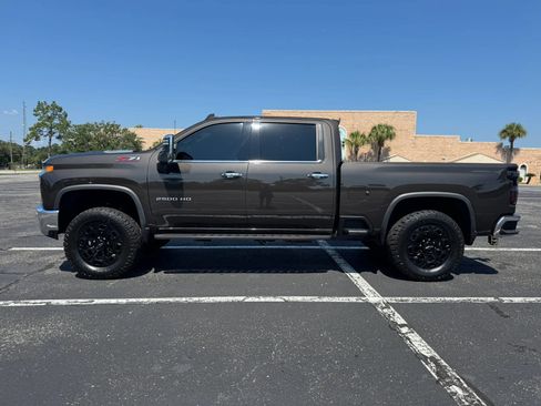 Used 2020 Chevrolet Silverado 2500 LTZ w/ LTZ Premium Package AWD/4WD image 9