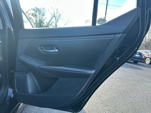 Used 2023 Nissan Sentra SR w/ SR Premium Package image 23