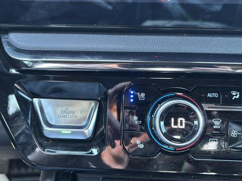 Used 2022 GMC Sierra 1500 AT4 w/ AT4 Premium Package image 29