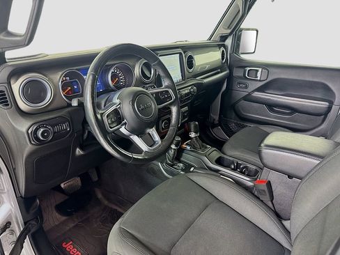 Used 2018 Jeep Wrangler Unlimited Sahara w/ Uconnect 4C Nav & Sound Group image 10