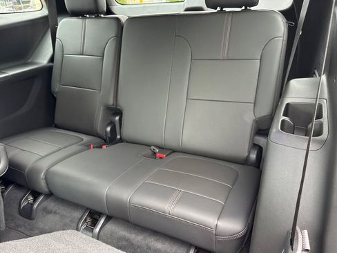 Used 2023 Chevrolet Traverse RS w/ LPO, Cargo Package FWD image 17