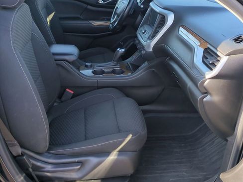 Used 2019 GMC Acadia SLE w/ LPO, Floor Liner Package image 21