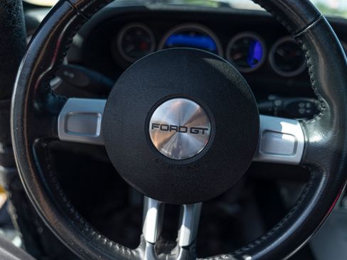 Used 2005 Ford GT RWD image 35