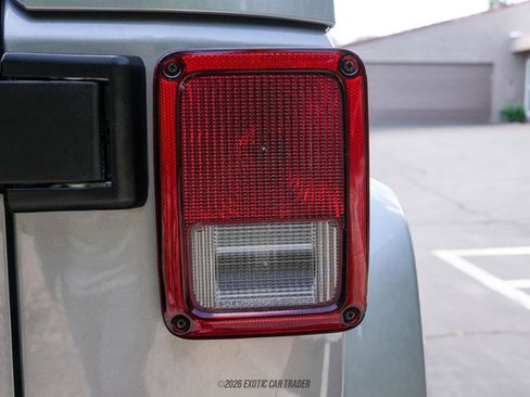 Used 2016 Jeep Wrangler Unlimited Rubicon image 75