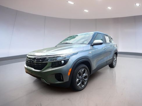 Used 2025 Kia Seltos LX AWD/4WD image 2