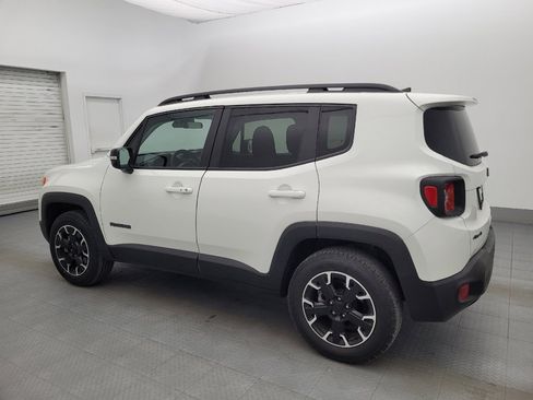 Used 2023 Jeep Renegade Latitude image 3